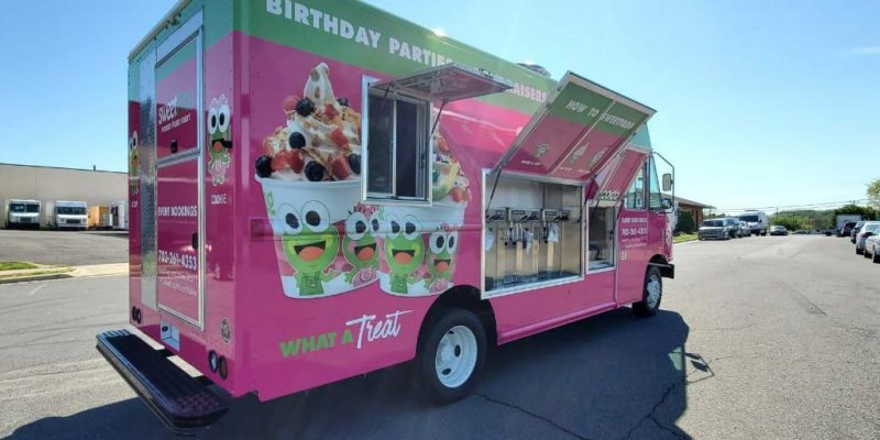 sweet frog food truck custom made by Elhaj